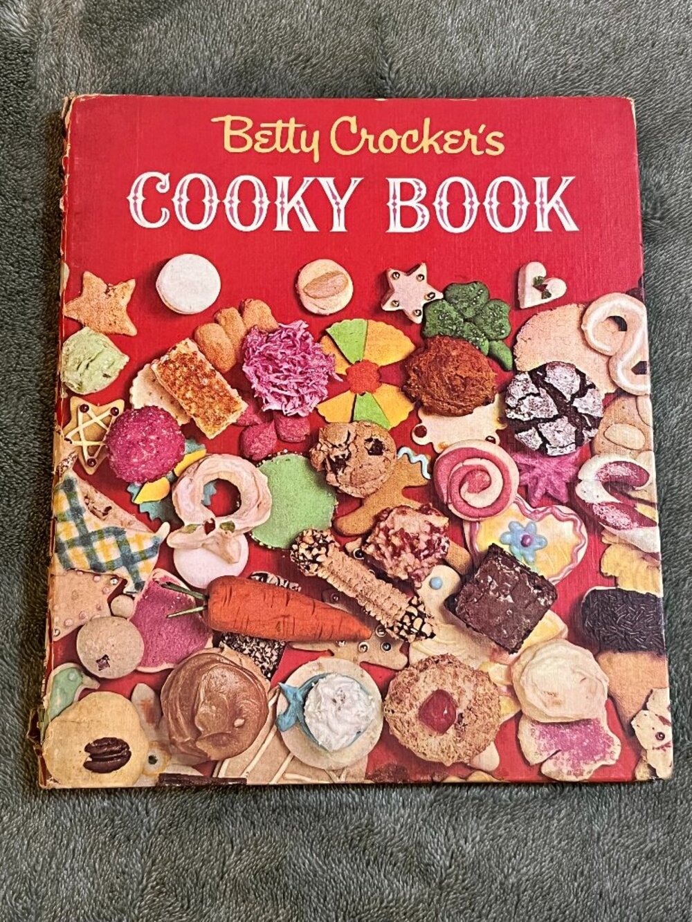 Vintage Betty Crocker’s Cooky Book 1963 1st Edition 8th Printing Spiral HC